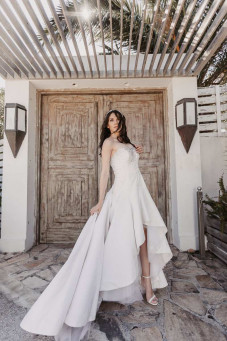 atelier tsourani bridal Νυφικό στράπλες με φούστα ασύμμετρη από μεταξωτό ταφτα
