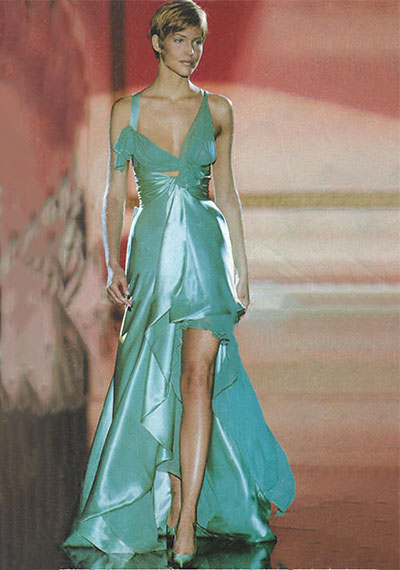 ασύμμετρο μεταξωτό βραδινό φόρεμα